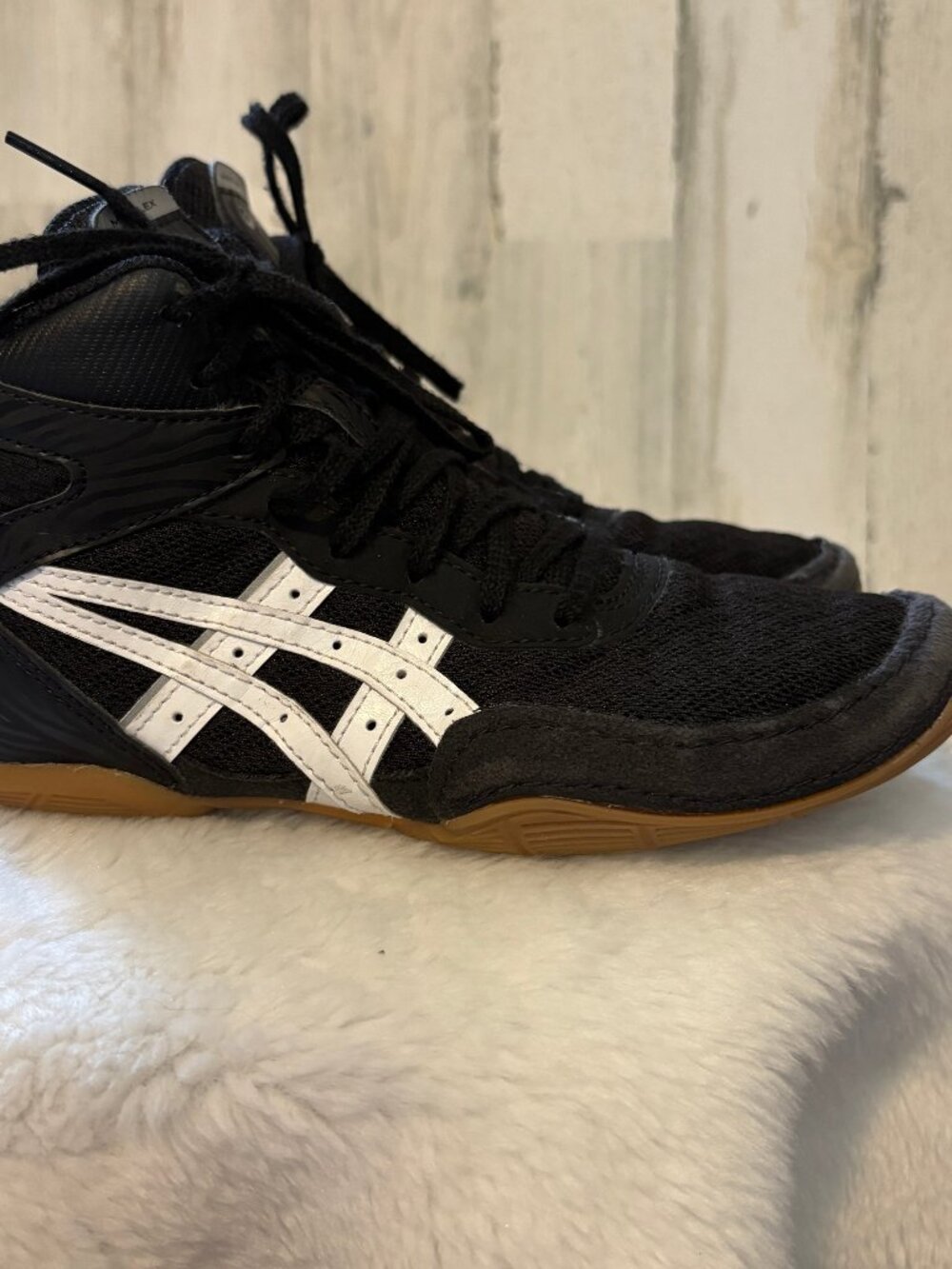 Asics Youth Size 3 Wrestling Shoes Black Soft Mat Sneakers